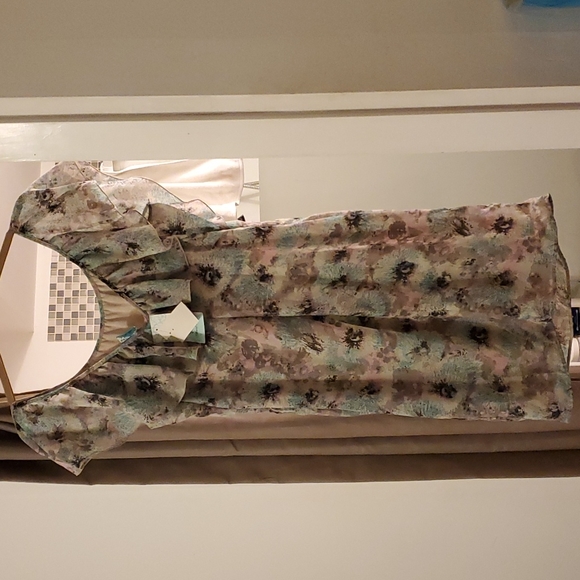 Womens dress - Picture 4 of 4